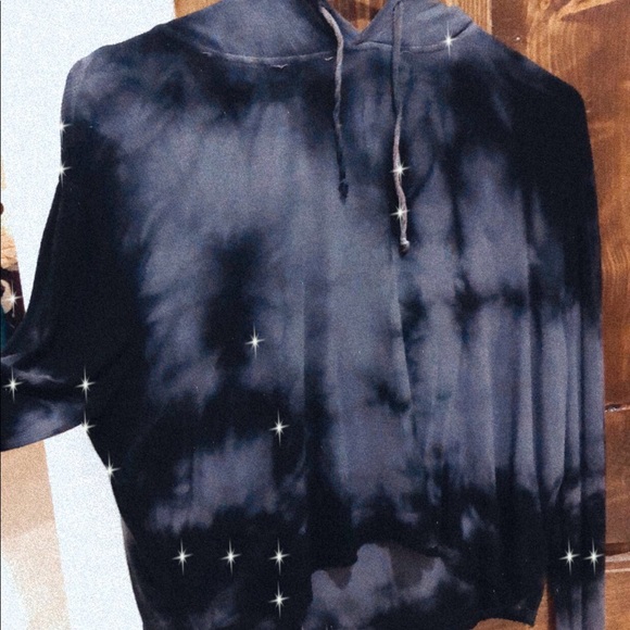 American Eagle Sweater/Sweatshirt - Picture 2 of 2